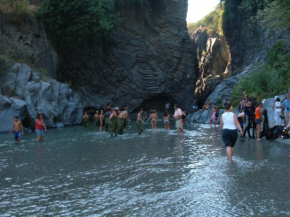  Gole Dell'Alcantara Villa Lucia  Мотта Камастра